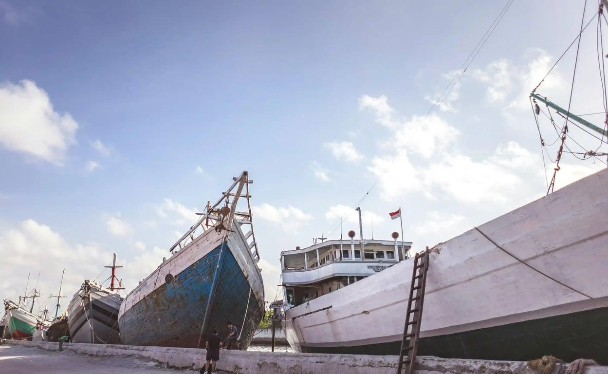Not Everyone at Sunda Kelapa Is Going to Sea | Guide Insights | GuideMeet