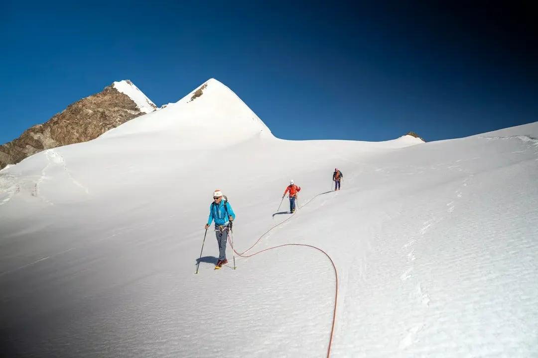 How I Decide Whether a High Pass Is Safe to Cross